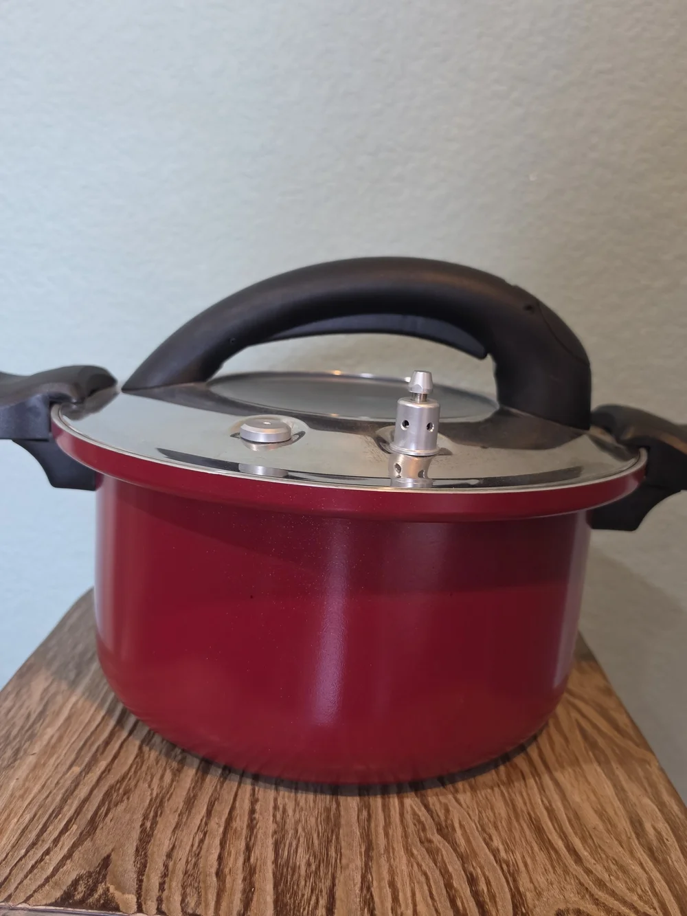Gordon Ramsey Flavor Pro Fast Cooking System pot 6 qt induction safe Red Color